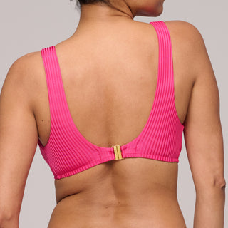 EMLY Dragon Fruit Triangel Bikini-Top unterlegt