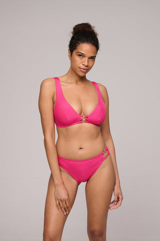 EMLY Dragon Fruit Triangel Bikini-Top unterlegt