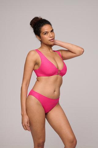 EMLY Dragon Fruit Triangel Bikini-Top unterlegt