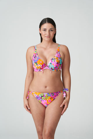 NAJAC Floral Explosion halb unterlegter Bikini tief.